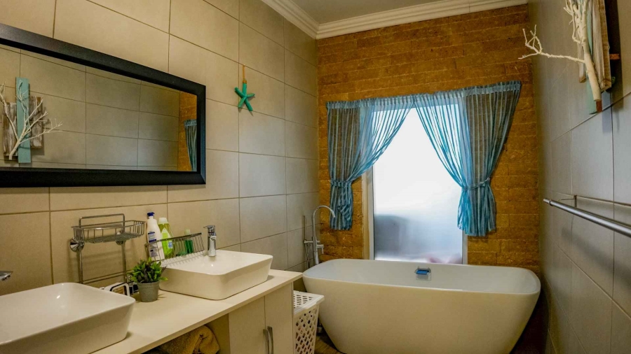 4 Bedroom Property for Sale in Kwaggafontein Free State